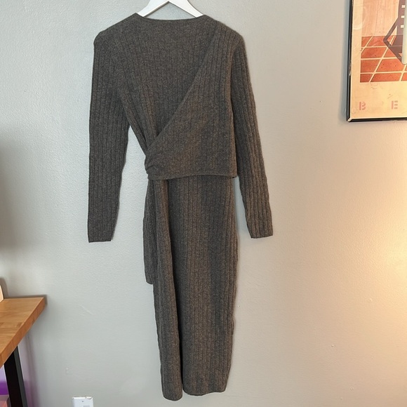 NEW Antonio Melani Cashmere Wrap Dress Size Medium - Picture 2 of 6